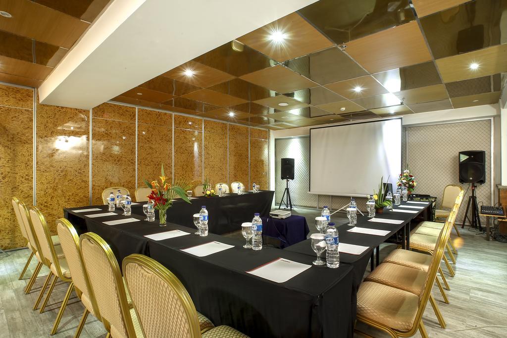 Kyriad Royal Seminyak Zewnętrze zdjęcie